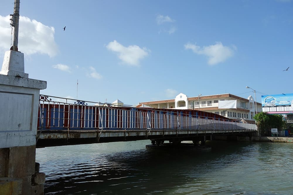 Swing Bridge, Belize City, Belize (Wimup)