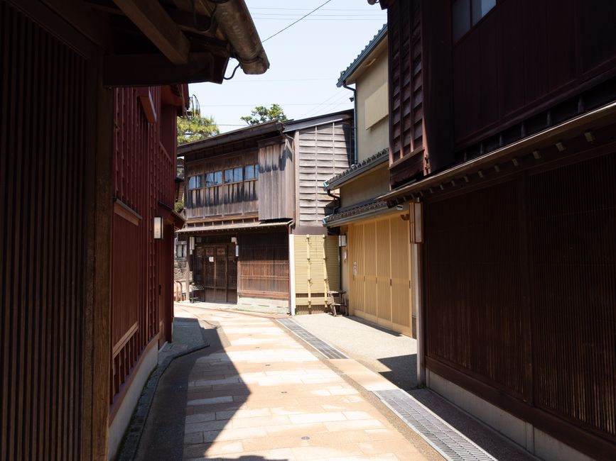 Take the lattice streets of Higashi Chaya, Kanazawa, Japan