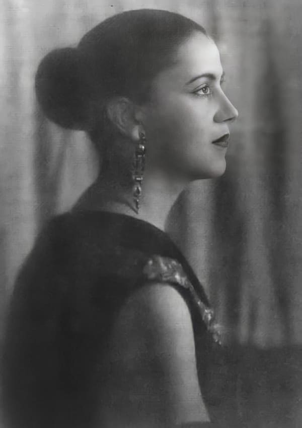 Tarsila do Amaral, Brazil (portrait via Wikimedia Commons)