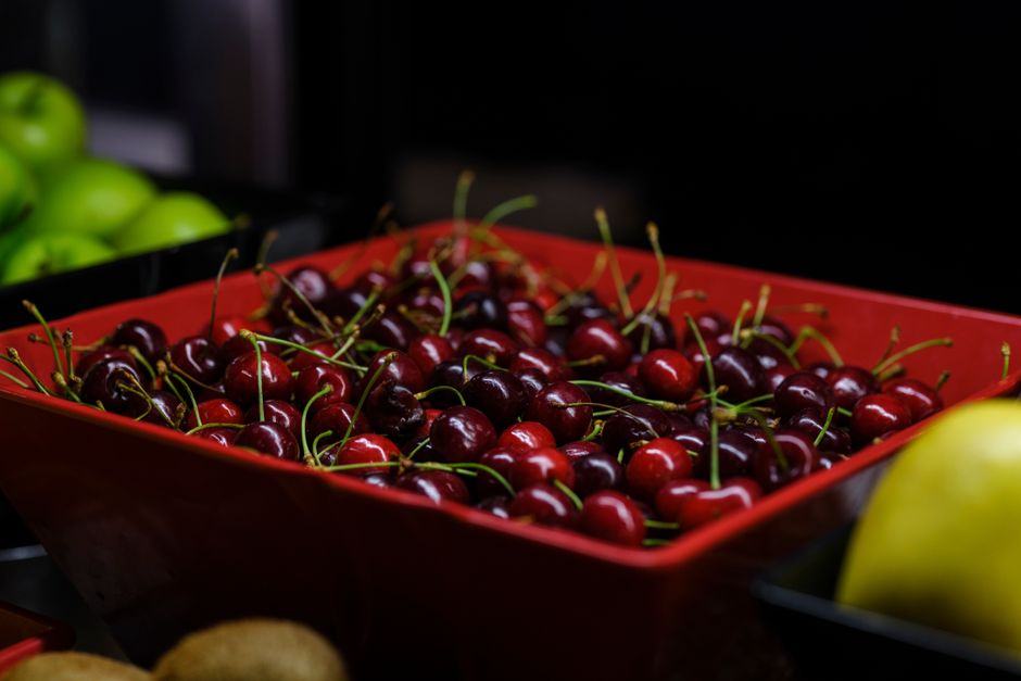 Tasmanian cherries, Hobart (Wimup travel guide)
