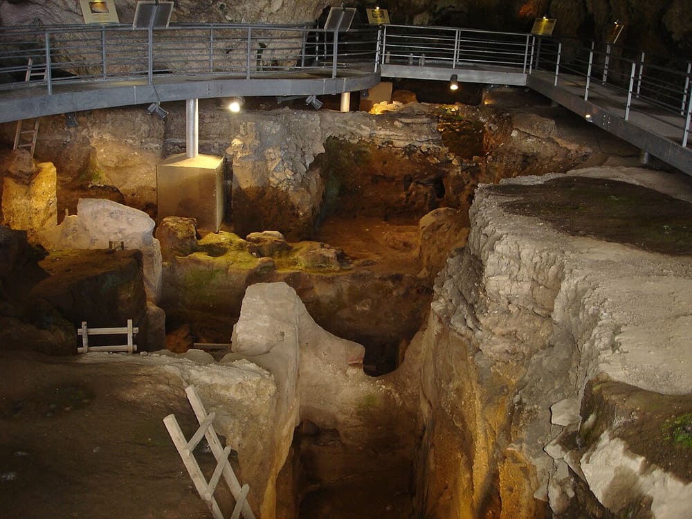 Theopetra Cave, Meteora, Greece (Wimup)