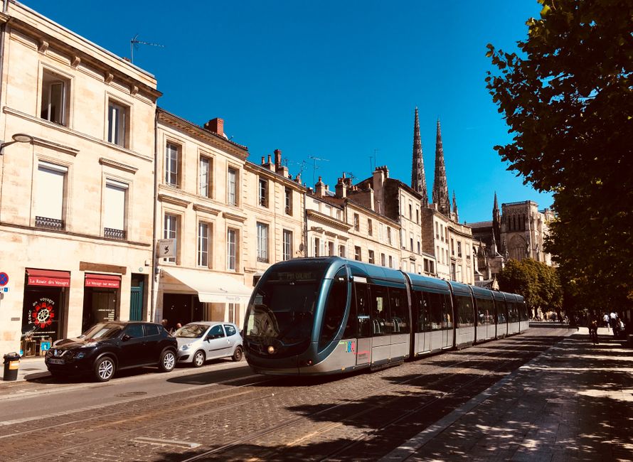 Tour Pey-Berland and Bordeaux Cathedral, Bordeaux, France