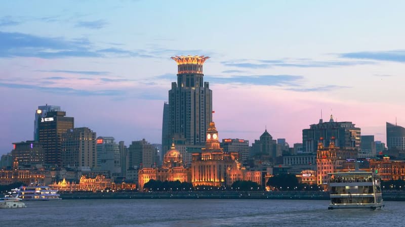 Walk the Bund at dusk, Shanghai, China