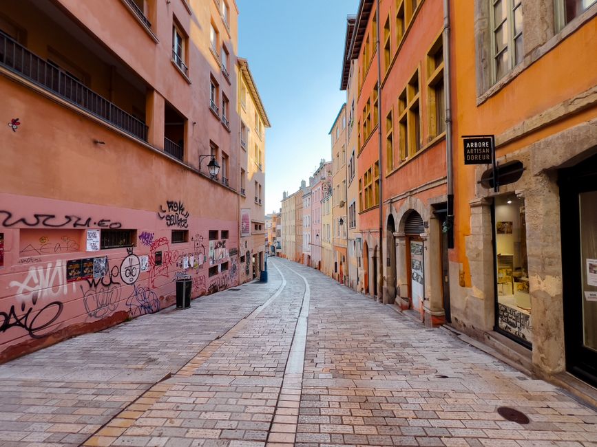Walk the traboules of Vieux Lyon, Lyon, France