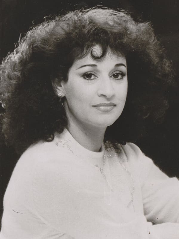 Warda Al-Jazairia, Algeria (portrait via Wikimedia Commons)