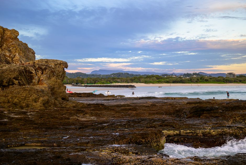 Watch the Superbank run at Snapper Rocks, Gold Coast, Australia