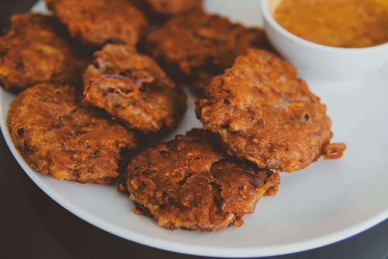 Water chestnut fritters (ling jiao su), Taichung (Wimup travel guide)