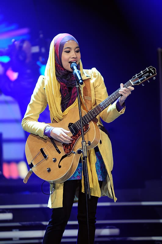 Yuna, Malaysia (portrait via Wikimedia Commons)