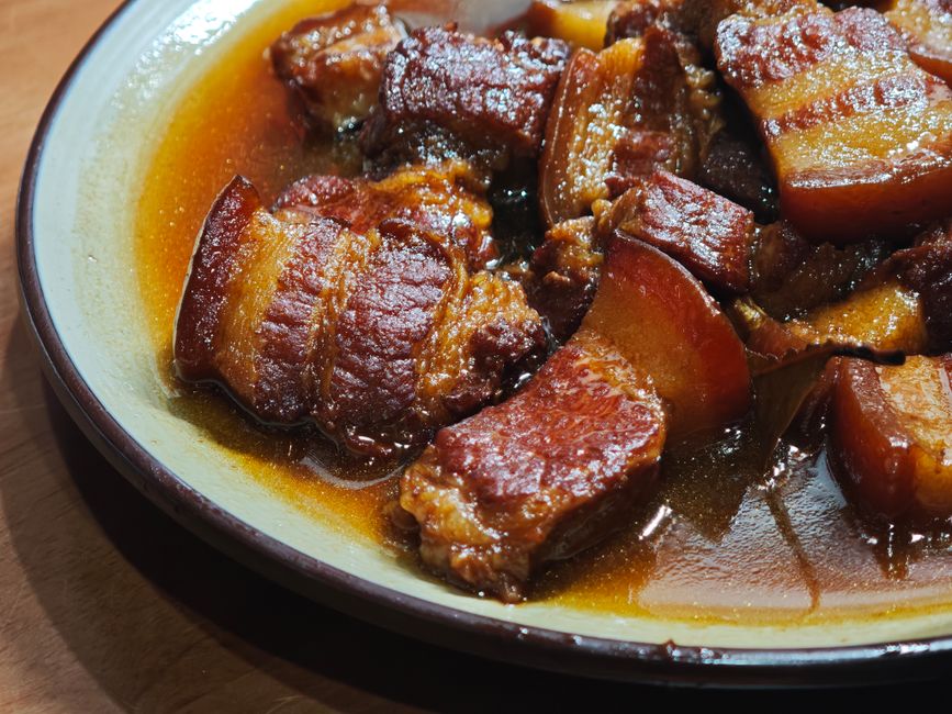 Yunnanese braised pork leg, Chiang Rai (Wimup travel guide)